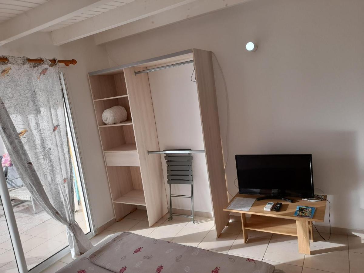 Le Studio De Jeannine Apartment Capesterre-Belle-Eau Luaran gambar
